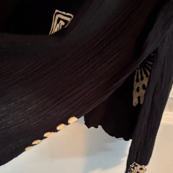 Boho Asymmetrical Top-Medium - Picture 6 of 10